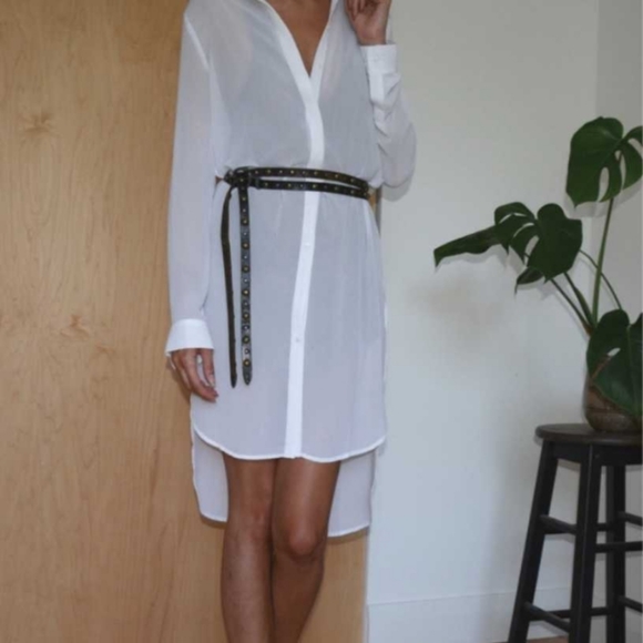 White blouse - Picture 2 of 4